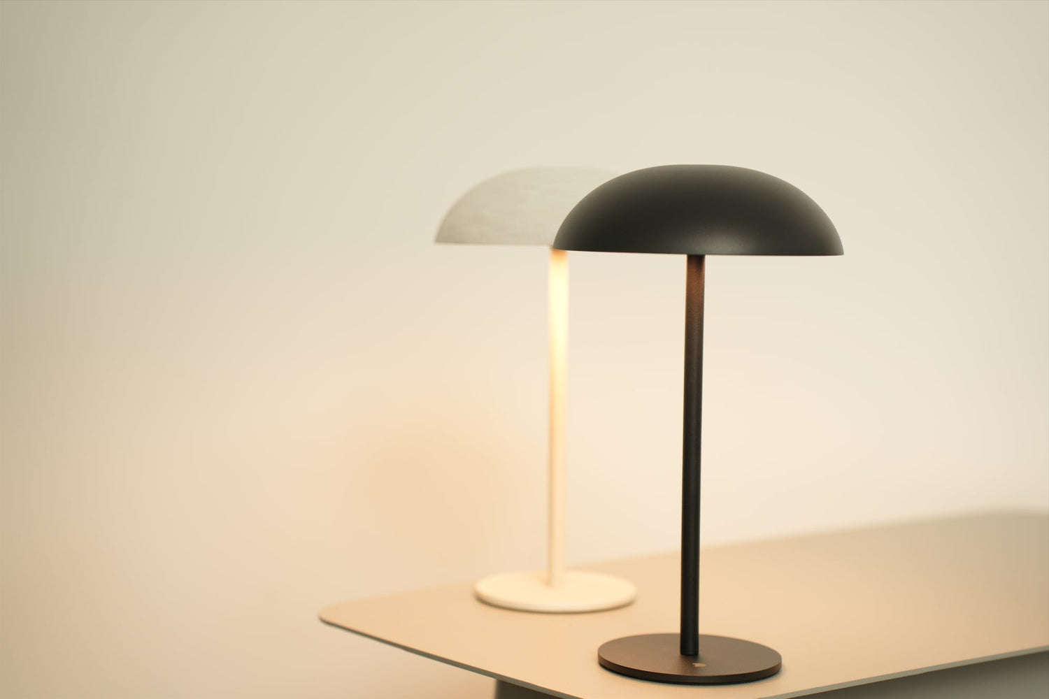 Minimalist LED Table Lamp - Modern Home & Office Lighting | Rechargeable Design