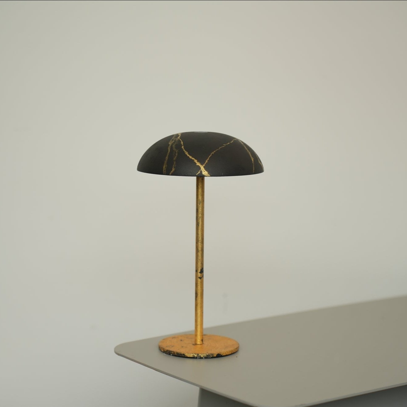 Metal Series Relax-W Table Lamp